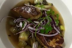 Foie gras poêlé en pot au feu